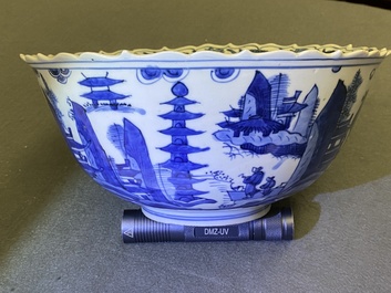 Un bol en porcelaine de Chine en bleu et blanc &agrave; d&eacute;cor d'un paysage au pagode, Wanli